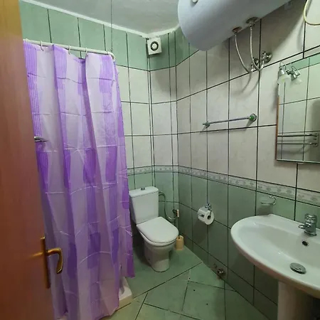 Rooms Hotel Apartment *